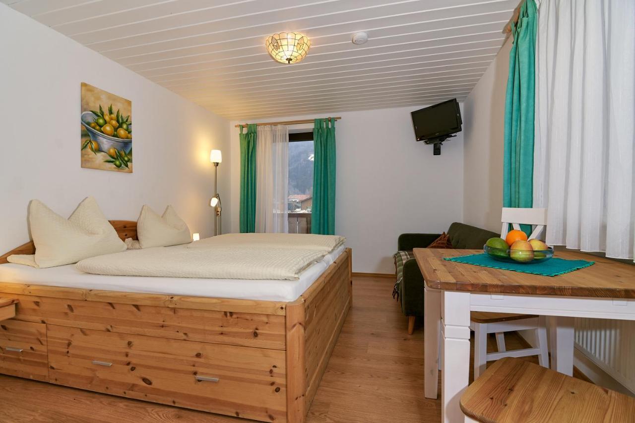 Dangl Gbr, Gaestehaus Sonnenhof - Inkl. Chiemgau Karte Берген Стая снимка